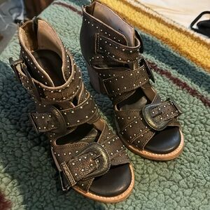 Feeebird violet size 7